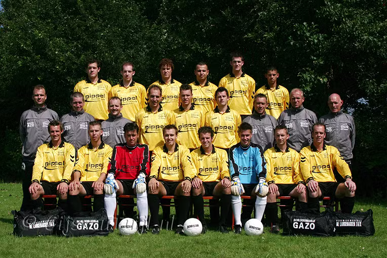 2007_08_26 Lo 1e elftal en sponsors