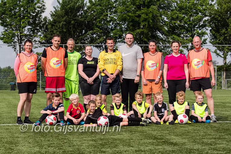 2017_05_20 GVV63 Jeugd 09 tegen Ouders