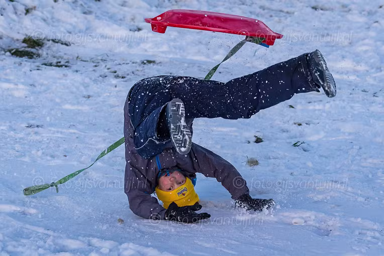 2026_01_06 Sneeuw en Slee pret