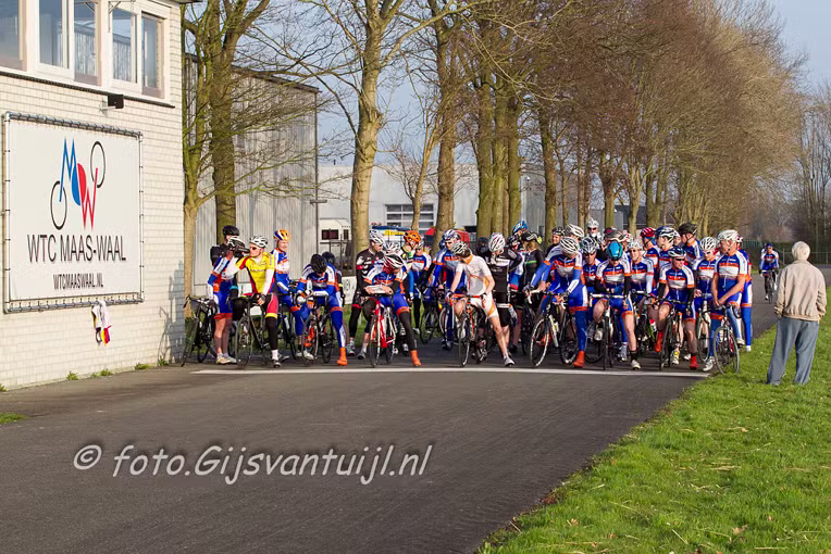 2015_04_08 Lo WTC MaasWaal Zomeravond Comp